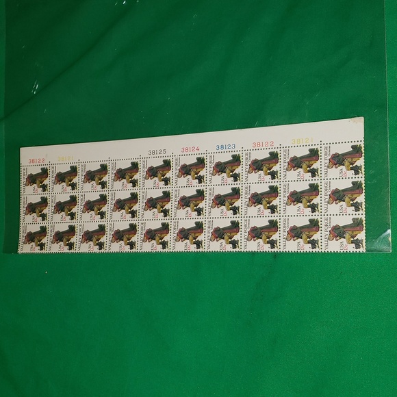 Scott #1729 Washington at Valley Forge Christmas Sheet of 30 13 Cent Stamps 1977 - Picture 1 of 3